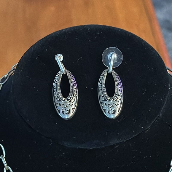 Vintage filigree pendant and earrings with chain style necklace, silvertone - Picture 2 of 5